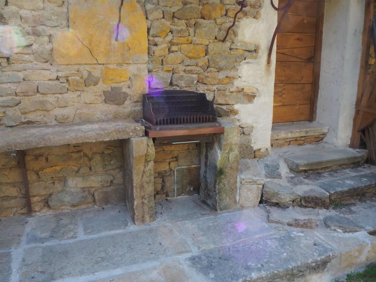 Village.Insolite Montagny-sur-Grosne Εξωτερικό φωτογραφία
