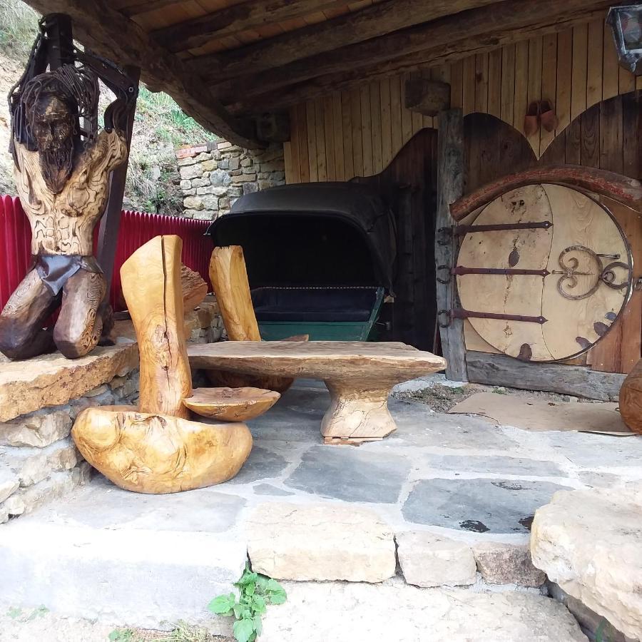 Village.Insolite Montagny-sur-Grosne Εξωτερικό φωτογραφία